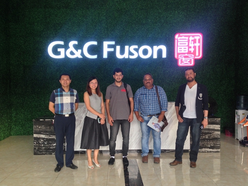 富轩门窗广交会旗开得胜，外国客户来厂签单不断