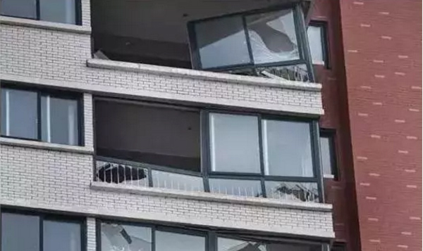 门窗高空坠落