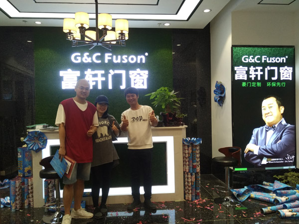 富轩门窗贵阳红星美凯龙店盛大开业，三天订金突破50万！