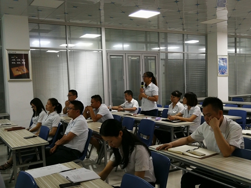 富轩门窗顺利召开管理变革座谈会