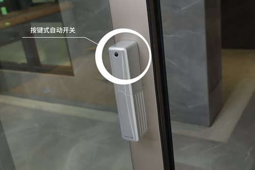 这扇推拉门，集高颜值、智能电动、静音环保于一身