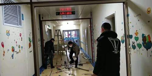 富轩门窗在行动，十堰专卖店为十堰人民医院捐赠病区隔离门