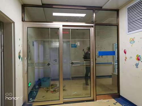 富轩门窗在行动，十堰专卖店为十堰人民医院捐赠病区隔离门