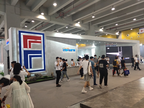 建博会开幕，富轩全屋门窗耀世绽放