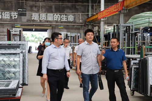 热烈欢迎江苏南通招商局考察团莅临富轩门窗总部参观考察！