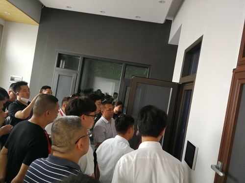 大咖访团来访，江西安义县领导团参观富轩门窗门窗总部