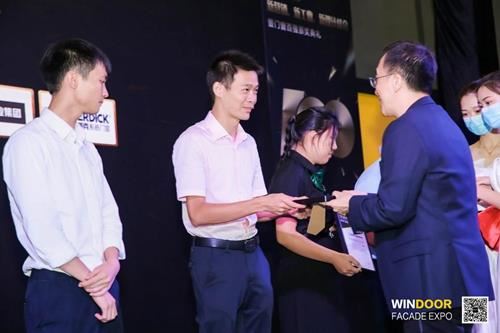 热烈祝贺富轩门窗入围2020中国百强门窗榜单，荣获家装门窗类TOP10荣誉称号