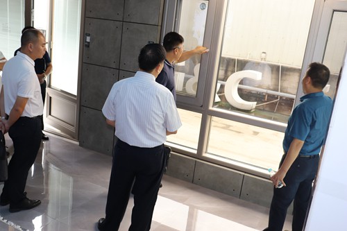 热烈欢迎广西梧州循环经济产业园领导来访富轩门窗总部