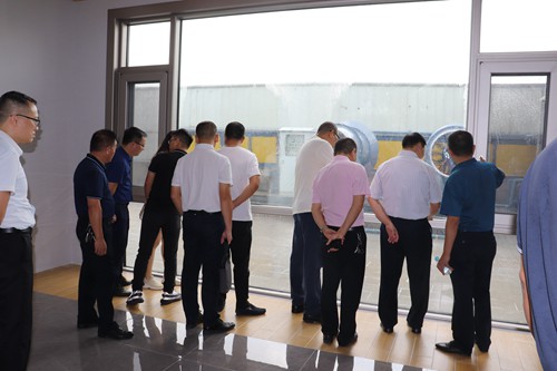热烈欢迎广西梧州循环经济产业园领导来访富轩门窗总部