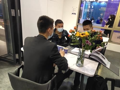 富轩门窗高定展圈粉无数，品味门窗高定之美