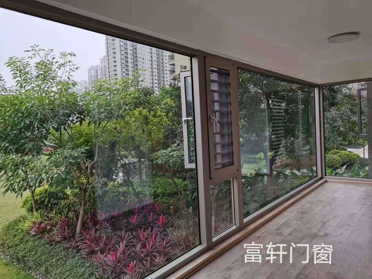 春季湿润多雨，正好检验新装的门窗！