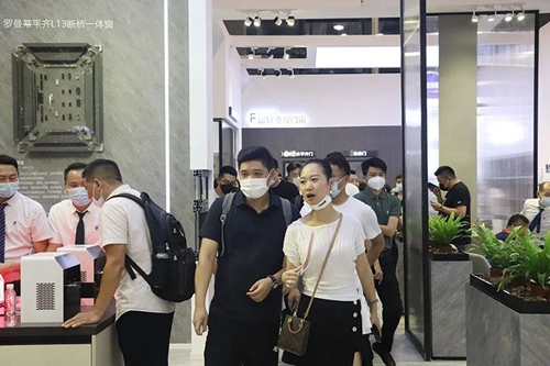 聚焦建博会|富轩全屋门窗新品耀目绽放，展现硬核担当！