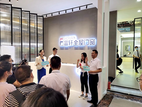 富轩全屋门窗斩获“2021门窗行业消费者喜爱十大品牌”
