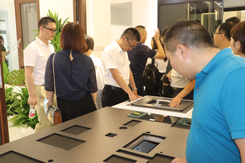 走进富轩，“窗”造未来——工商联、江西商会、南昌商会走进民企探访