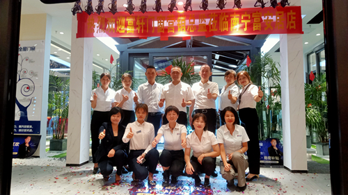 富轩全屋门窗南宁专卖店新品上市暨总裁签售会圆满成功！