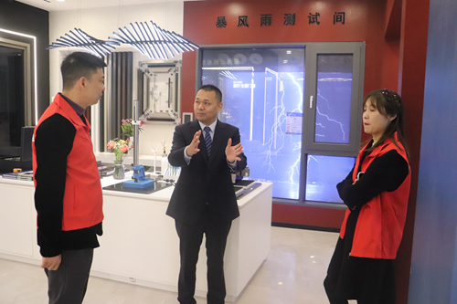富轩宜昌店|总裁亲临，广告“霸屏”居然之家，一触即发！