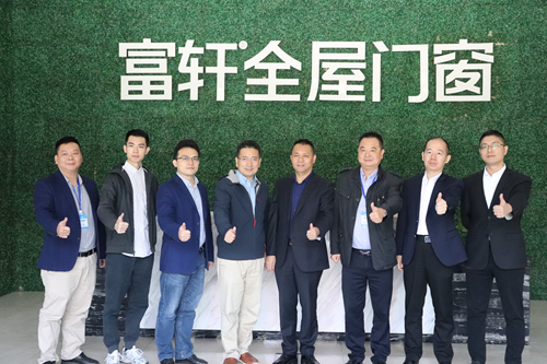 热烈欢迎《中国门窗焦点访谈》栏目组&土巴兔家装大平台走进富轩门窗交流指导！