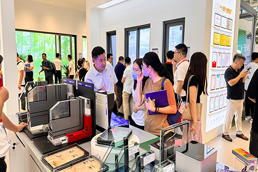 首日盛况 | 富轩全屋门窗展馆强势吸睛,品牌实力尽显