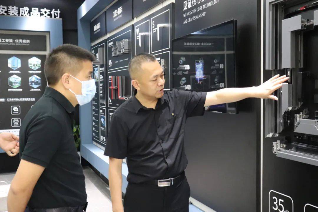 热烈欢迎碧桂园领导莅临富轩全屋门窗探访指导 热烈欢迎碧桂园领导莅临富轩全屋门窗探访指导