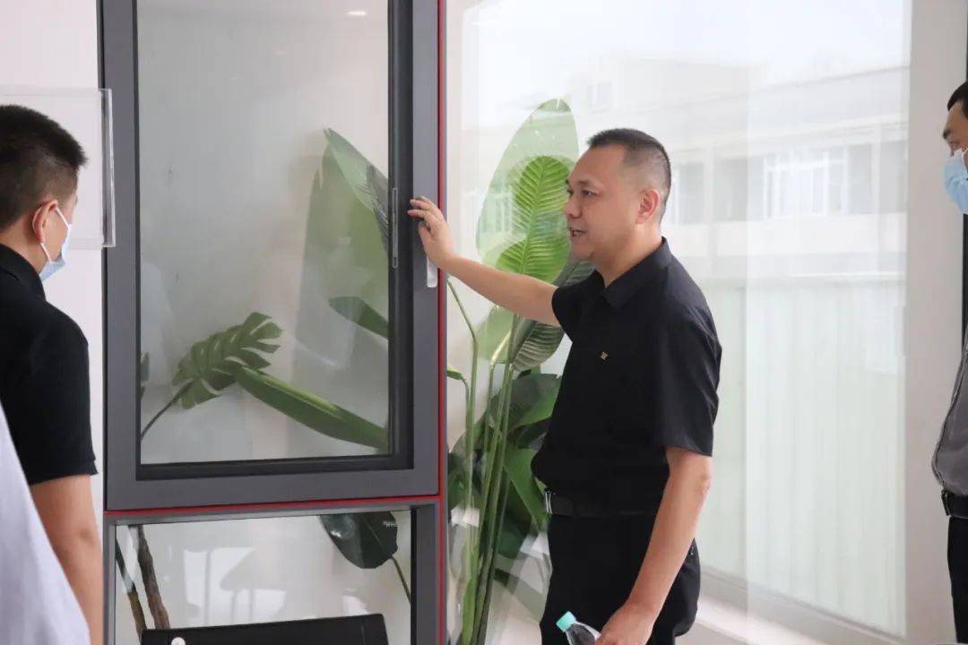 热烈欢迎碧桂园领导莅临富轩全屋门窗探访指导 热烈欢迎碧桂园领导莅临富轩全屋门窗探访指导