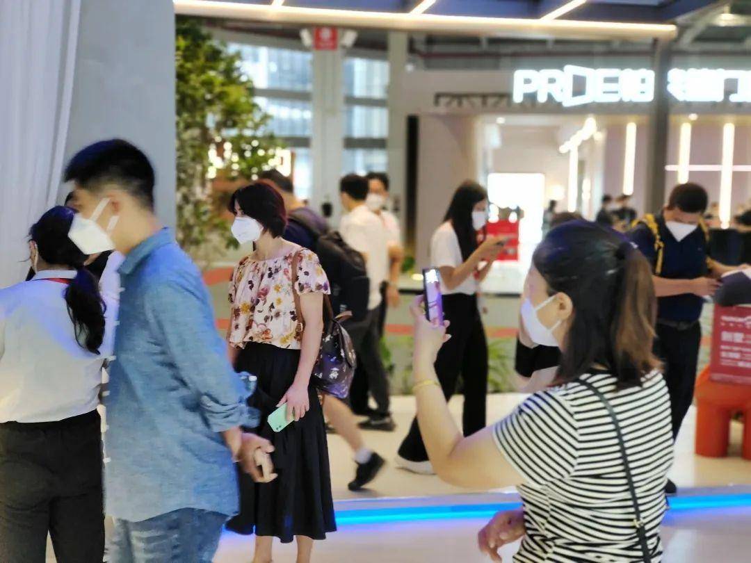 潮生活 匠新品｜富轩全屋门窗上海建博会DAY1收获多项荣誉 