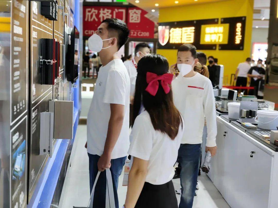 潮生活 匠新品｜富轩全屋门窗上海建博会DAY1收获多项荣誉 