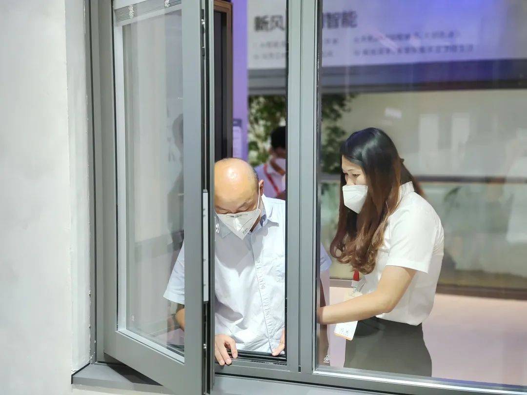 潮生活 匠新品｜富轩全屋门窗上海建博会DAY1收获多项荣誉 