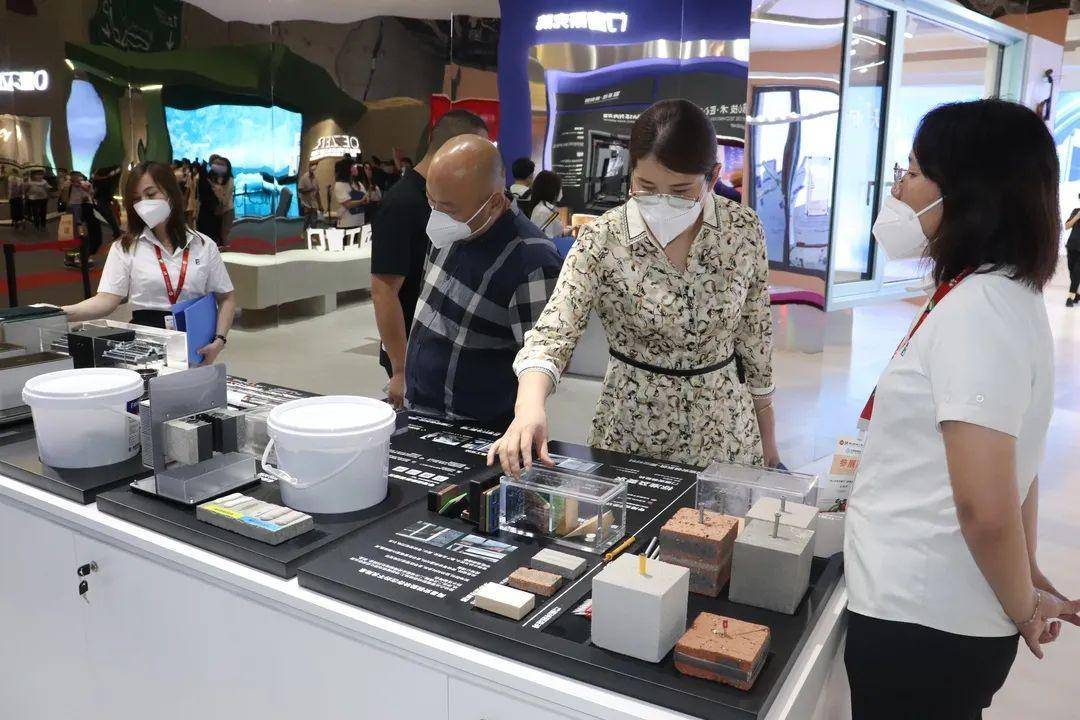 潮生活 匠新品｜富轩全屋门窗上海建博会DAY1收获多项荣誉 