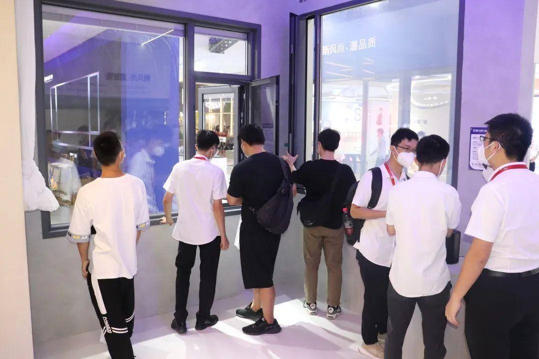 潮生活 匠新品｜富轩全屋门窗上海建博会DAY1收获多项荣誉 