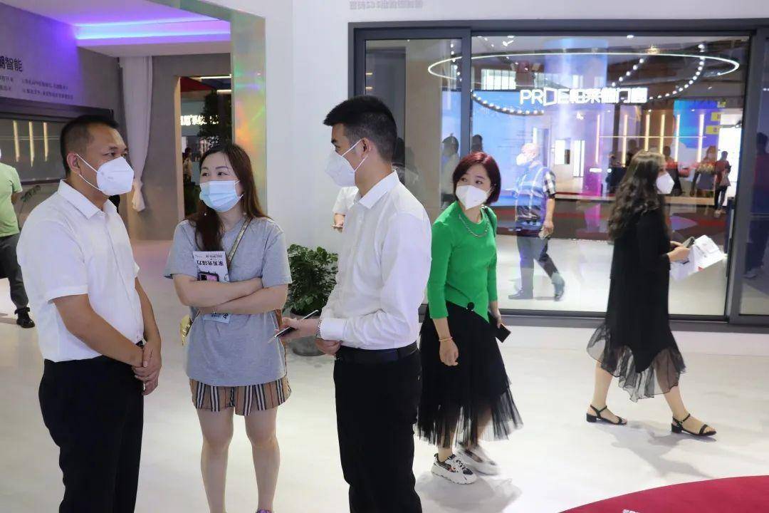 潮生活 匠新品｜富轩全屋门窗上海建博会DAY1收获多项荣誉 