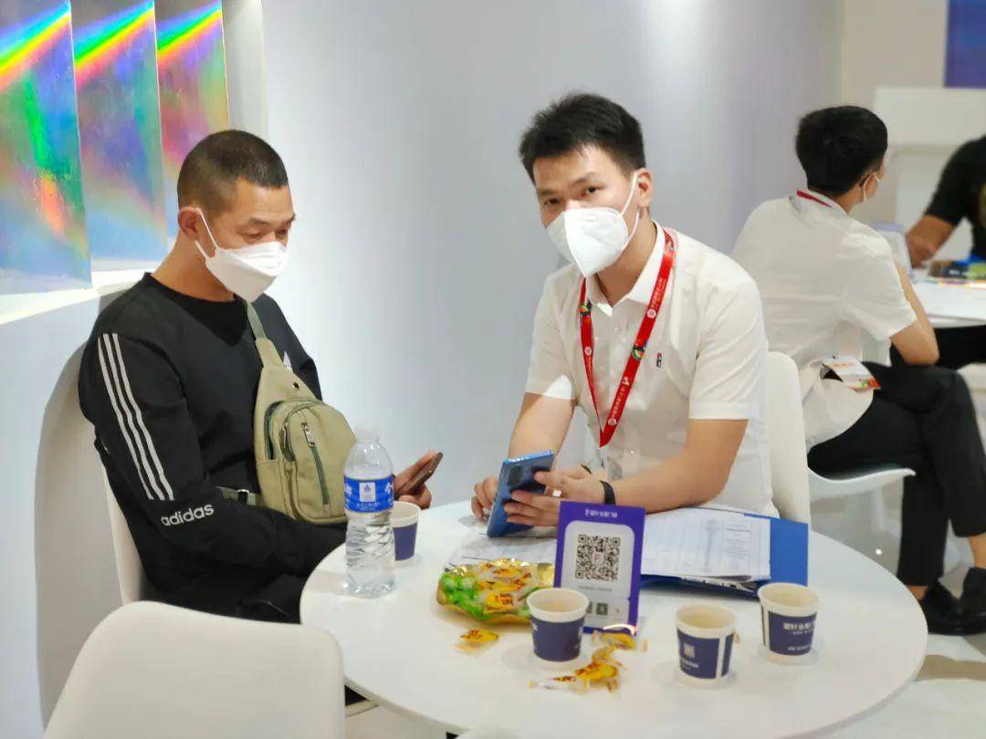 富轩全屋门窗上海建博会DAY2热力持续吹响财富集结号 