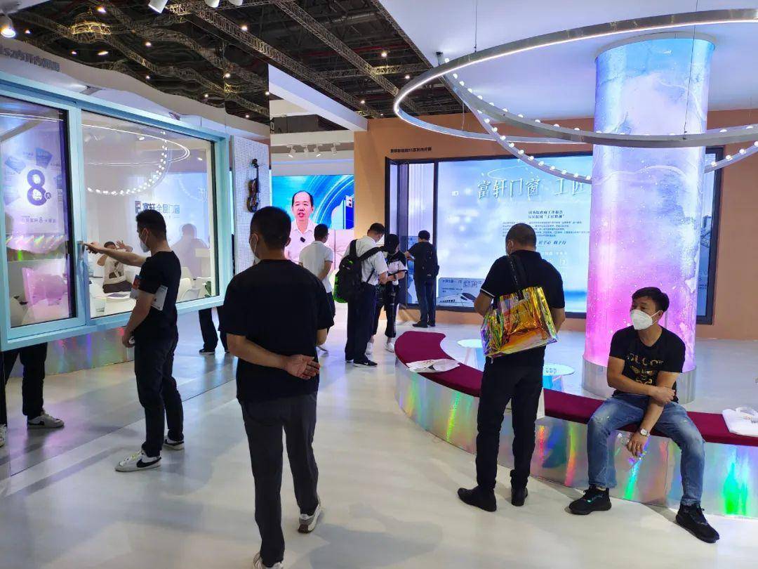 富轩全屋门窗上海建博会DAY2热力持续吹响财富集结号 