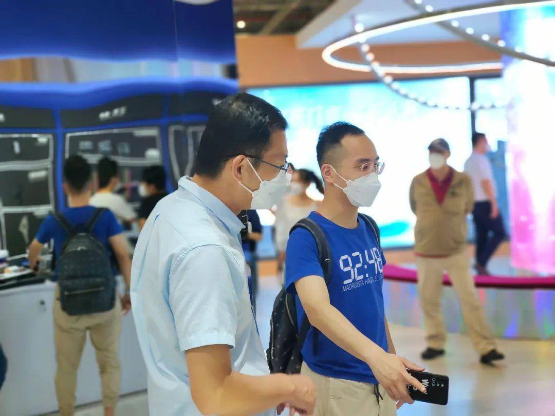 富轩全屋门窗上海建博会DAY2热力持续吹响财富集结号 