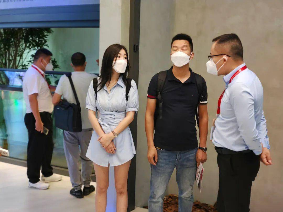 富轩全屋门窗上海建博会DAY2热力持续吹响财富集结号 