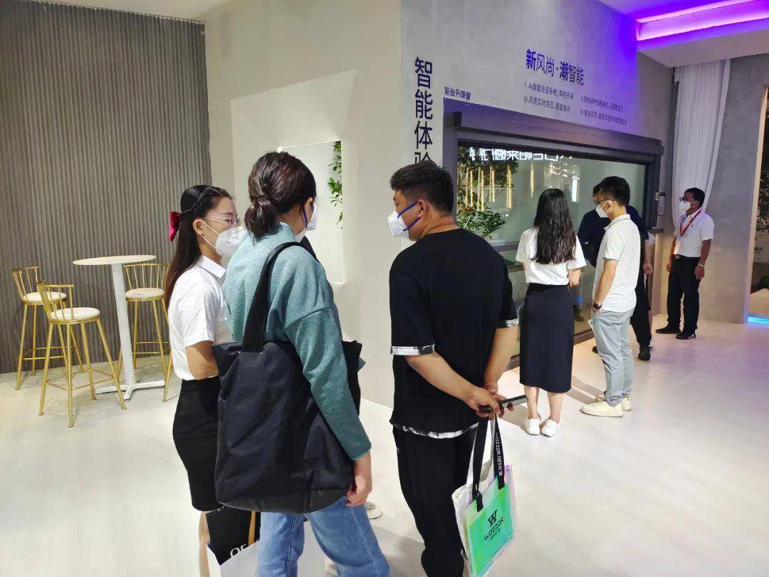 富轩全屋门窗上海建博会DAY2热力持续吹响财富集结号 