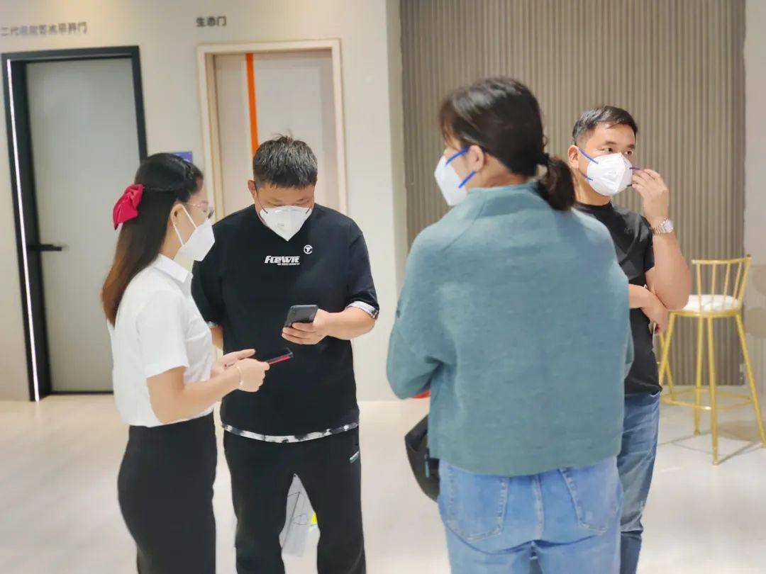 富轩全屋门窗上海建博会DAY2热力持续吹响财富集结号 