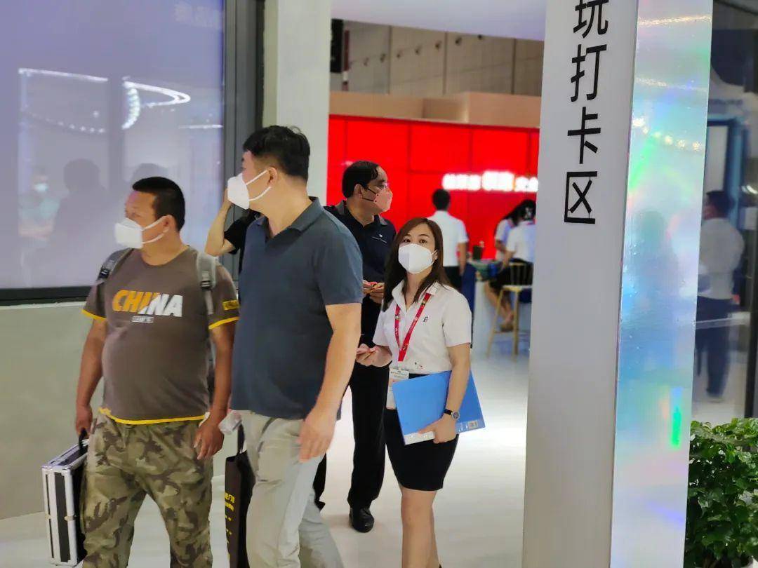 富轩全屋门窗上海建博会DAY2热力持续吹响财富集结号 