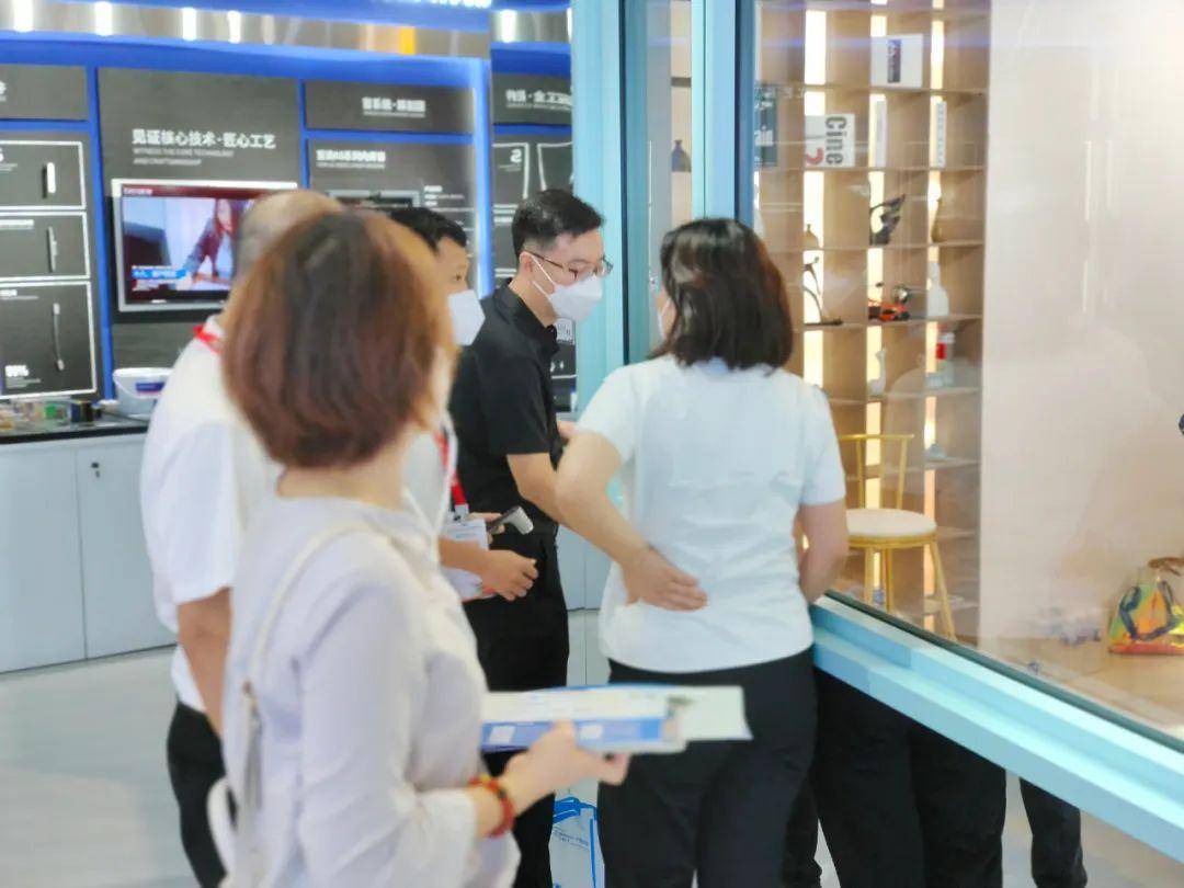 富轩全屋门窗上海建博会DAY3展厅圈粉无数 
