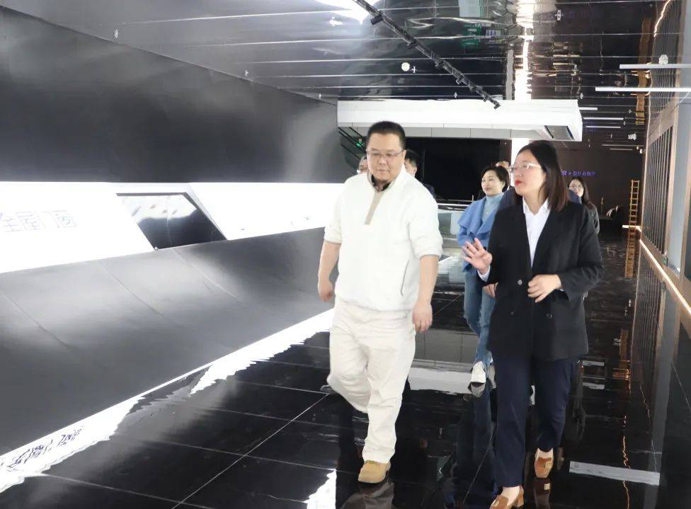 月星集团高层团队莅临富轩全屋门窗共谋发展