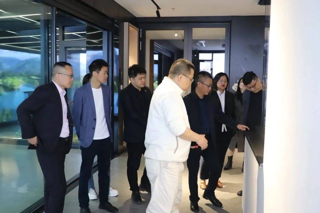 月星集团高层团队莅临富轩全屋门窗共谋发展