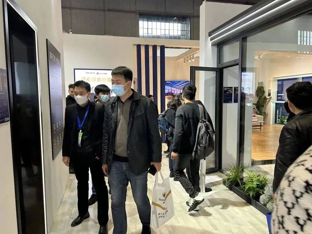 富轩全屋门窗500平超大展馆