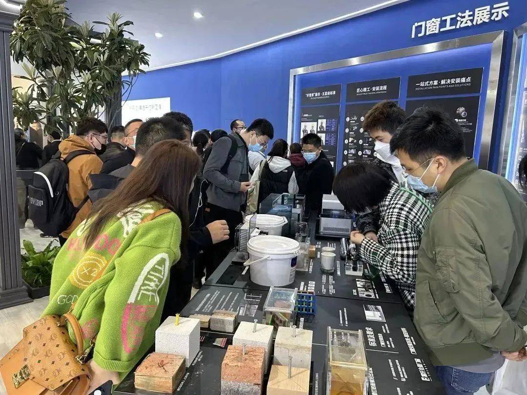 富轩全屋门窗500平超大展馆