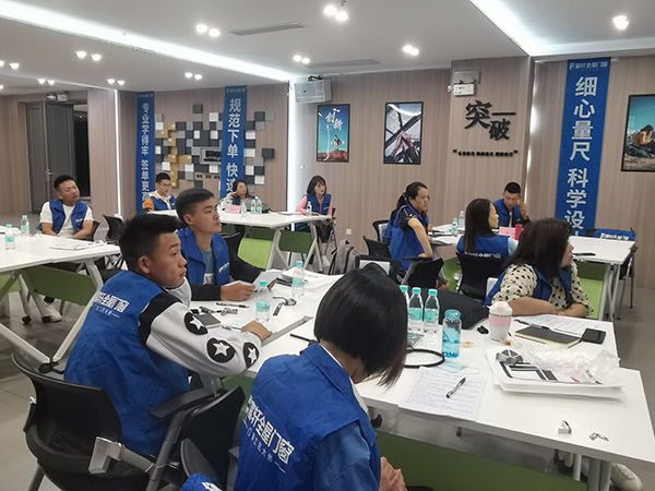 富轩全屋门窗5月新商特训营开班啦！